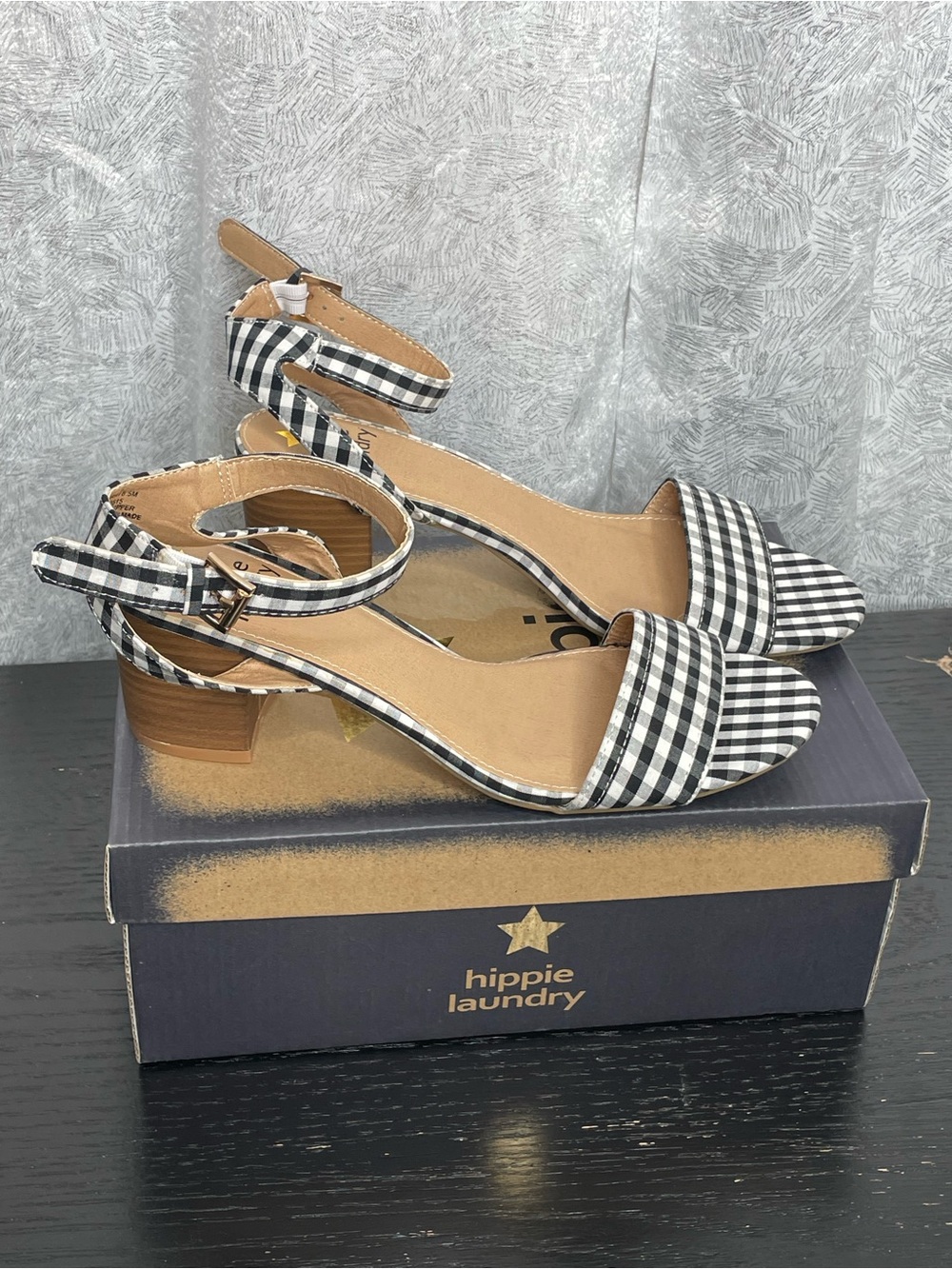 Hippie Laundry Gingham Sandals Size 8.5 Black White Check Block Heel Summer Shoe